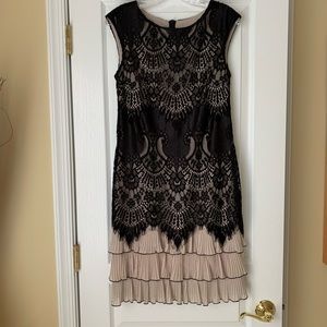 Frank Lyman Women's Cocktail Dress size 6 Black Cream Sleeveless Beautiful